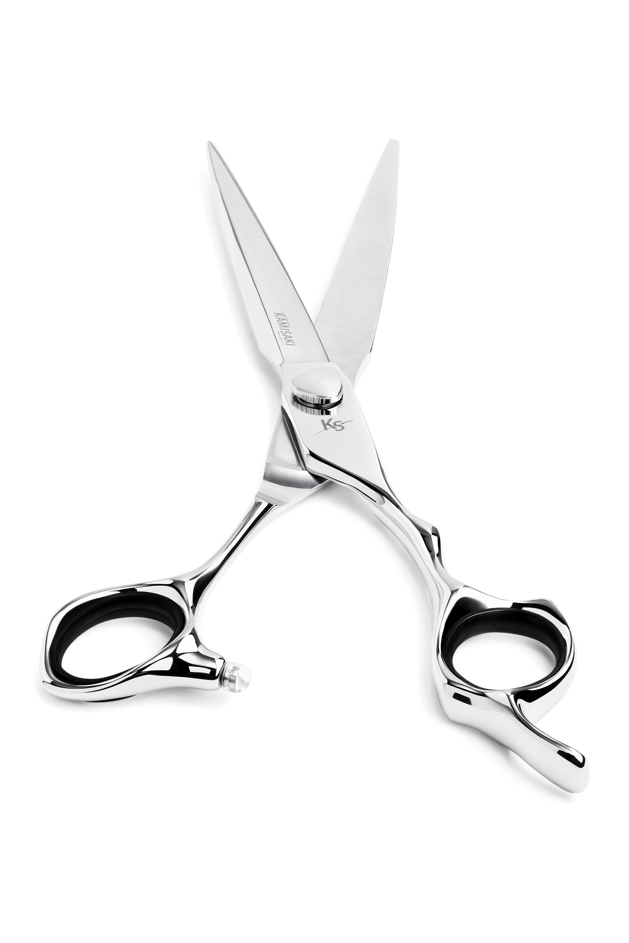 Impugnatura offset ergonomica delle forbici da 7 pollici Kamisaki, progettata per il comfort di barbieri e parrucchieri professionisti.